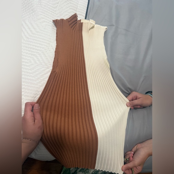 BKE Ribbed Tank Top in deep and Cream - size SMALL - Picture 7 of 8